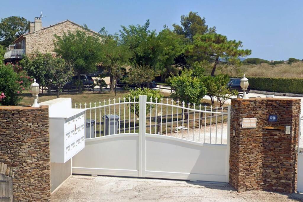 Grand Studio & Terrasse Privee Hyères Екстериор снимка